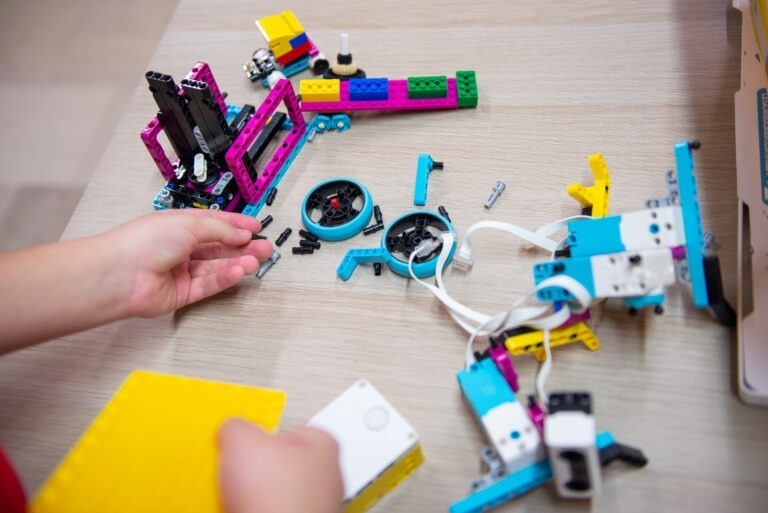 Εκαπιδευτική ρομποτική & drones creative kids